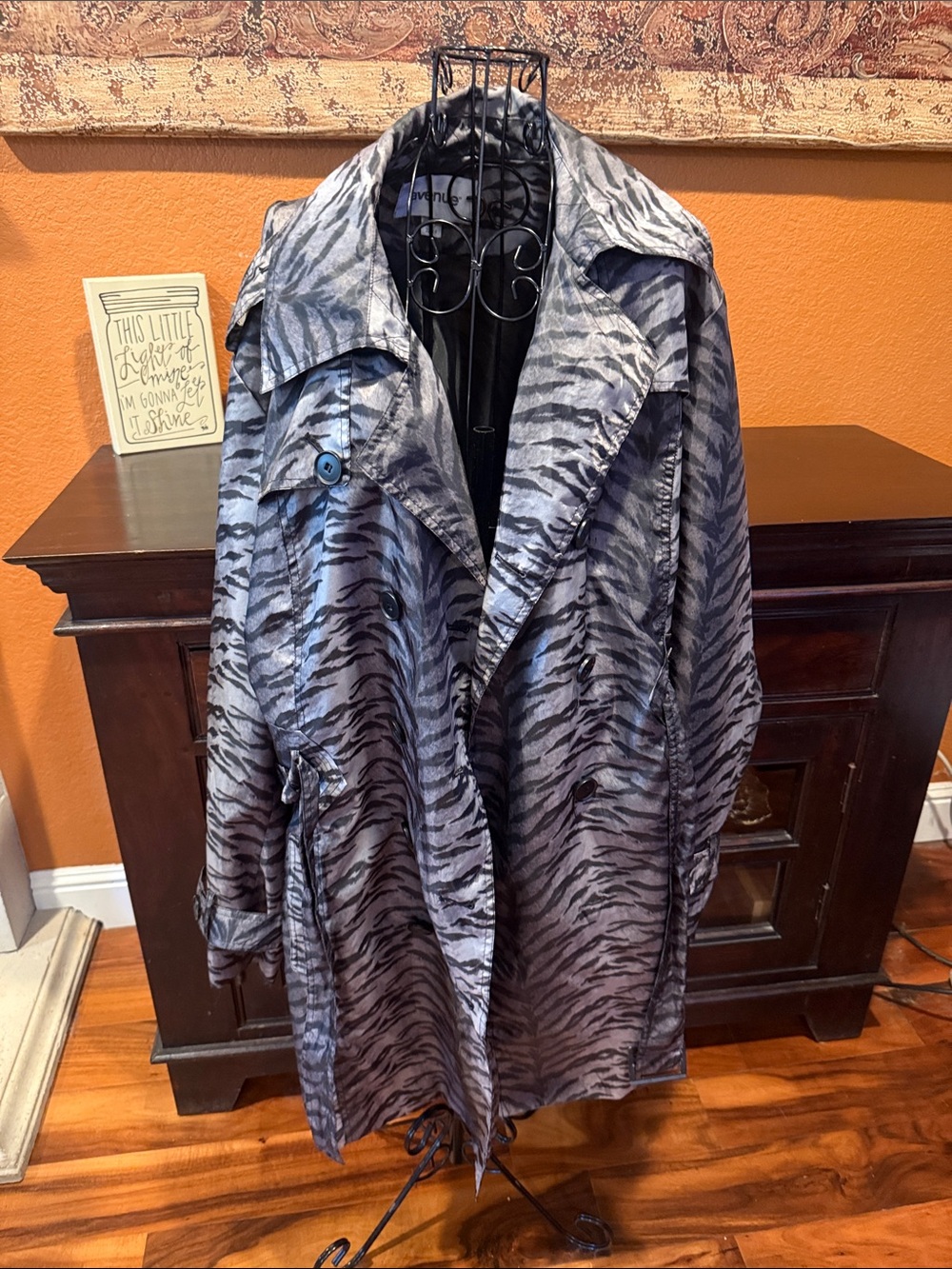 22 24 Plus Size Avenue Gray tiger stripe trench coat